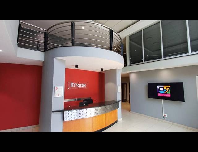 BUSINESS PROPERTY TO RENT IN KOSMOSDAL